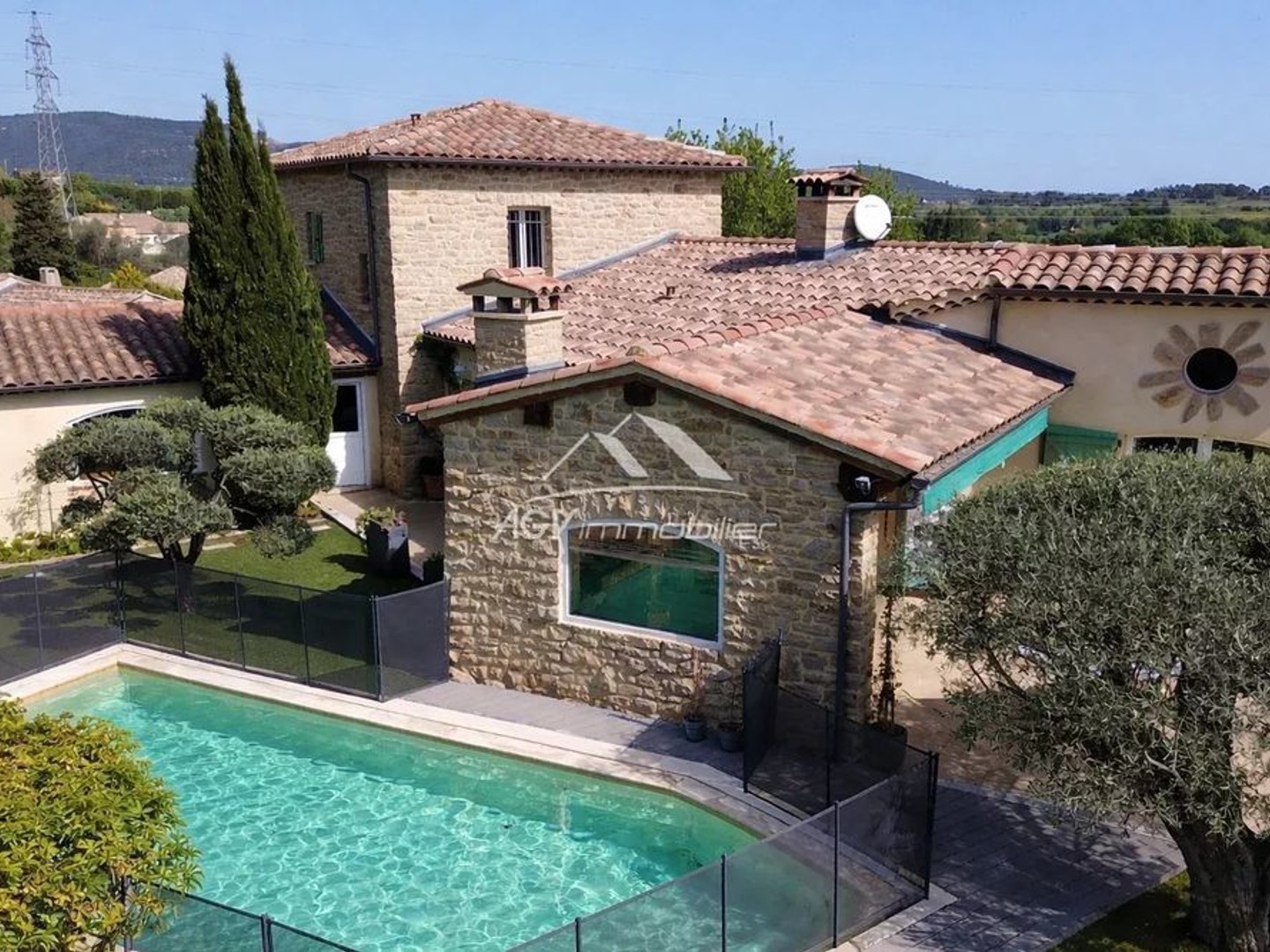 Axe Anduze-Alès propriété de prestige avec piscine