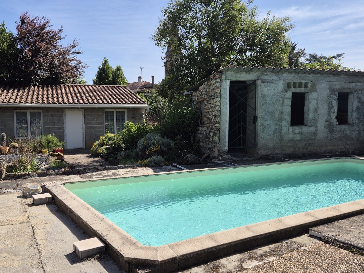 Maison pierre avec piscine, centre ville Condom