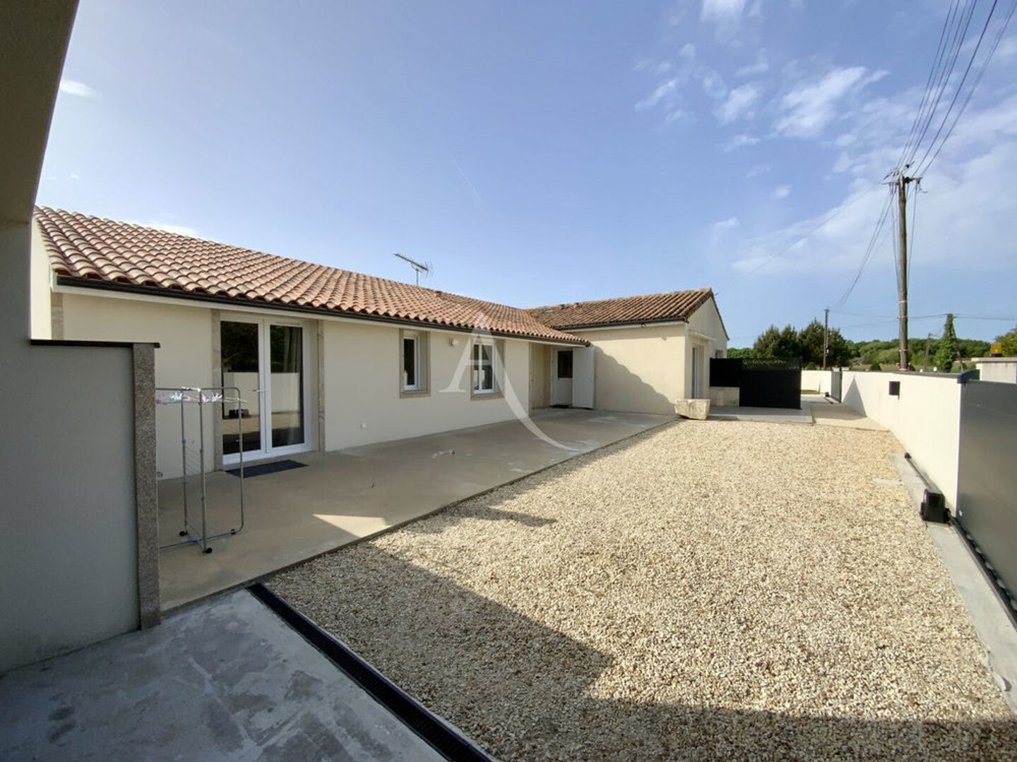 3 Logements récents proche Jonzac