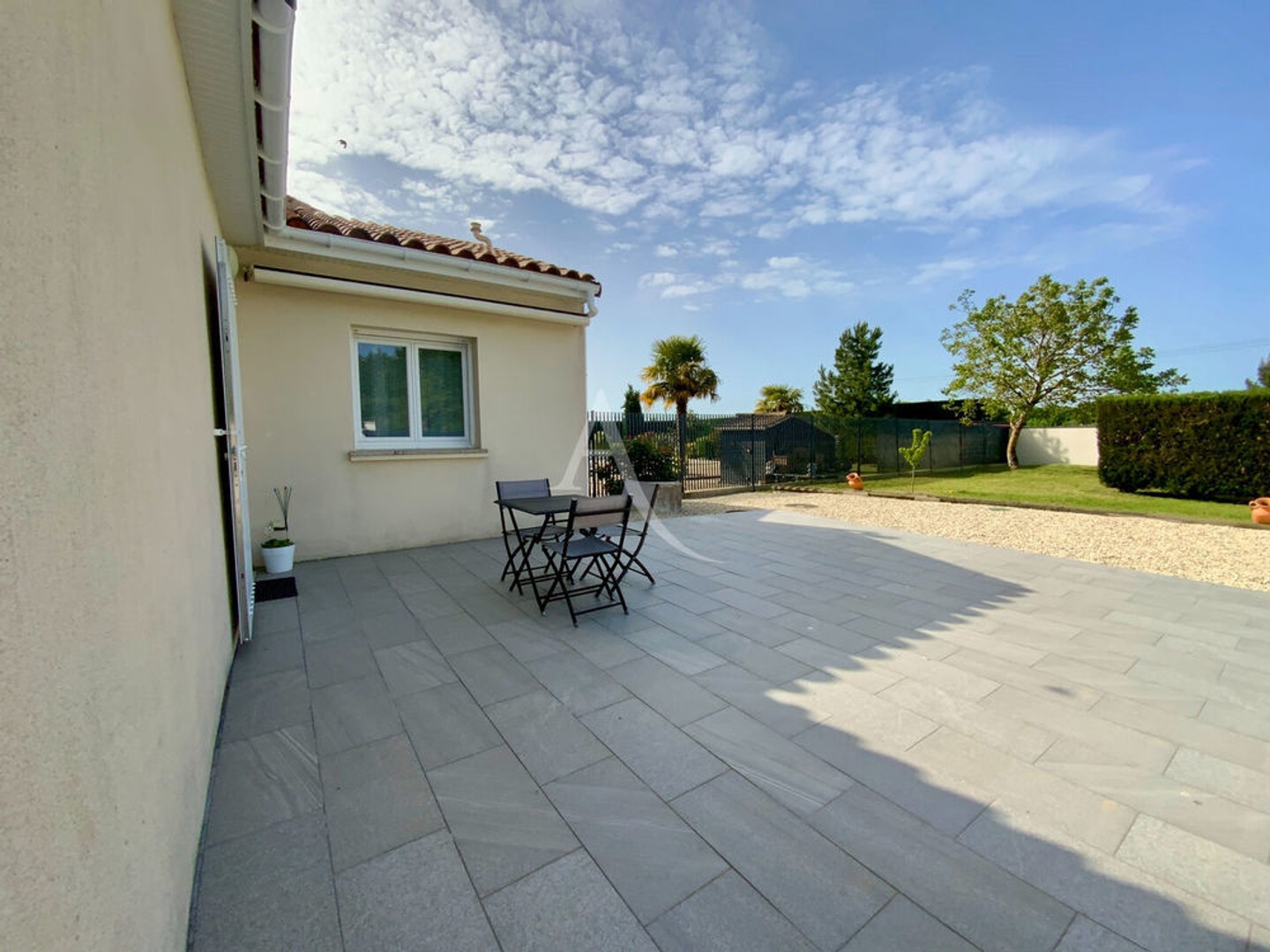 Immeuble à vendre - 6 pièces - 112m2 - Jonzac (17500)