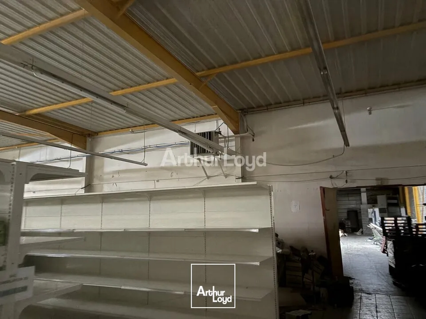 Locaux à vendre - 1850m2 - Fagnières (51510)