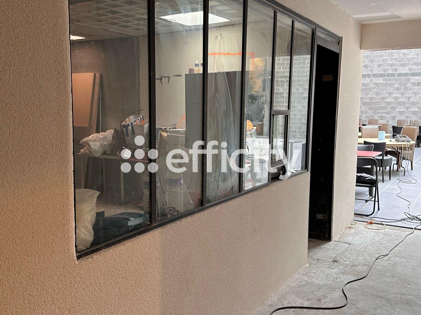 Local commercial 450 m²