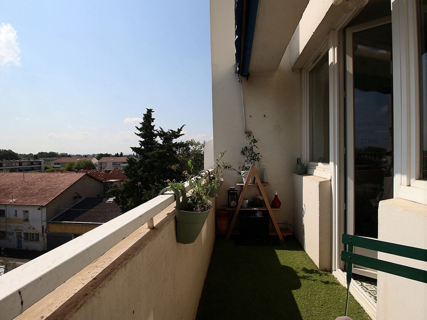 Appartement T2 bis en mezzanine avec balcon parking au pied de la résidence