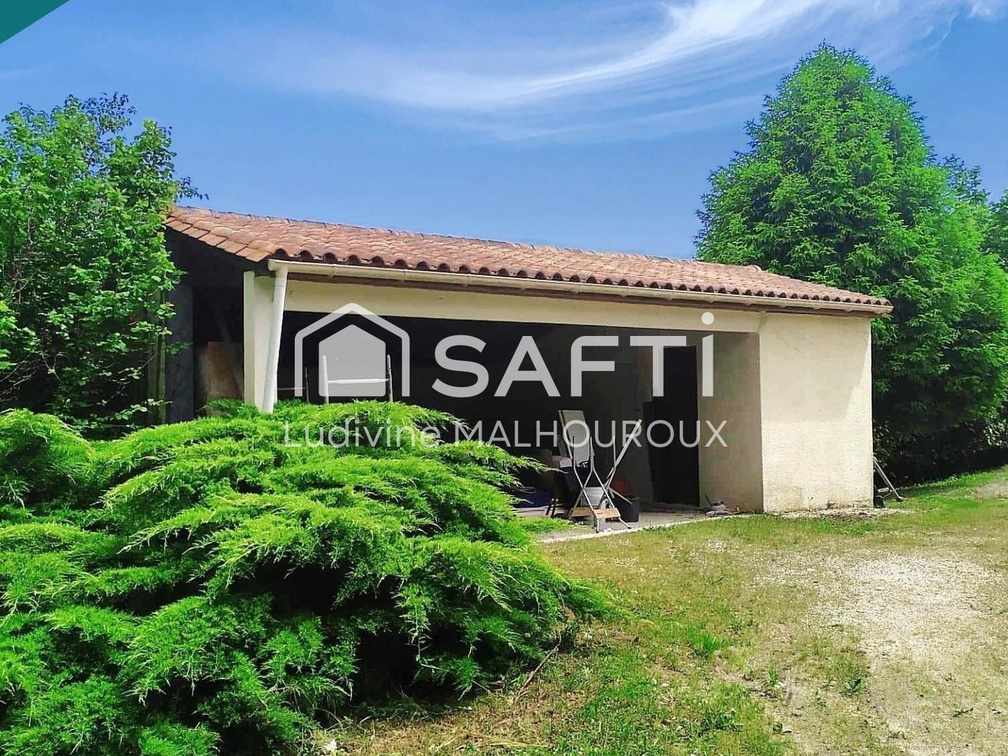 Appartement à vendre - 6 pièces - 166m2 - Dignac (16410)