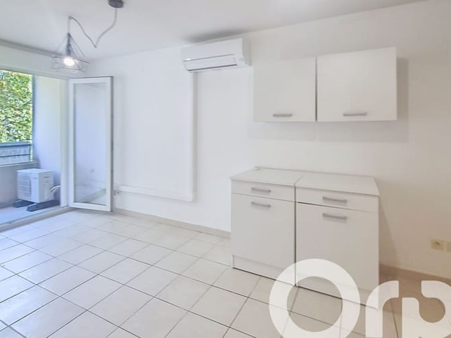 Appartement à vendre - 1 pièce - 49m2 - Bagnols-Sur-Cèze (30200)