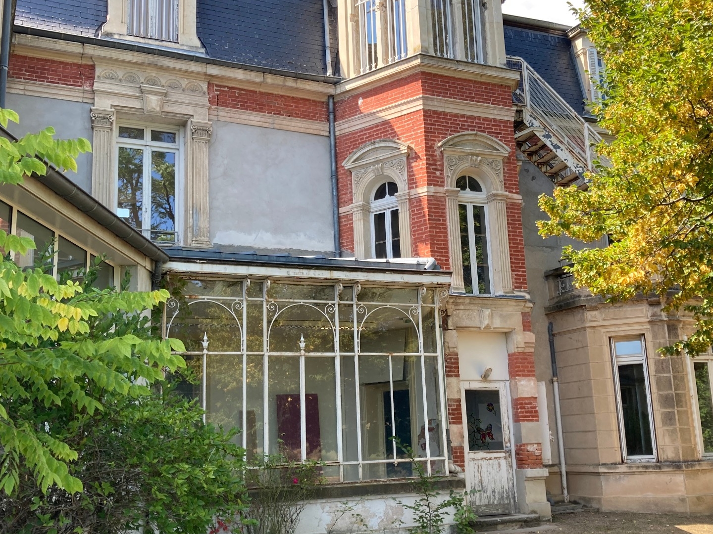 Immeuble à vendre - 475m2 - Saint-Galmier (42330)