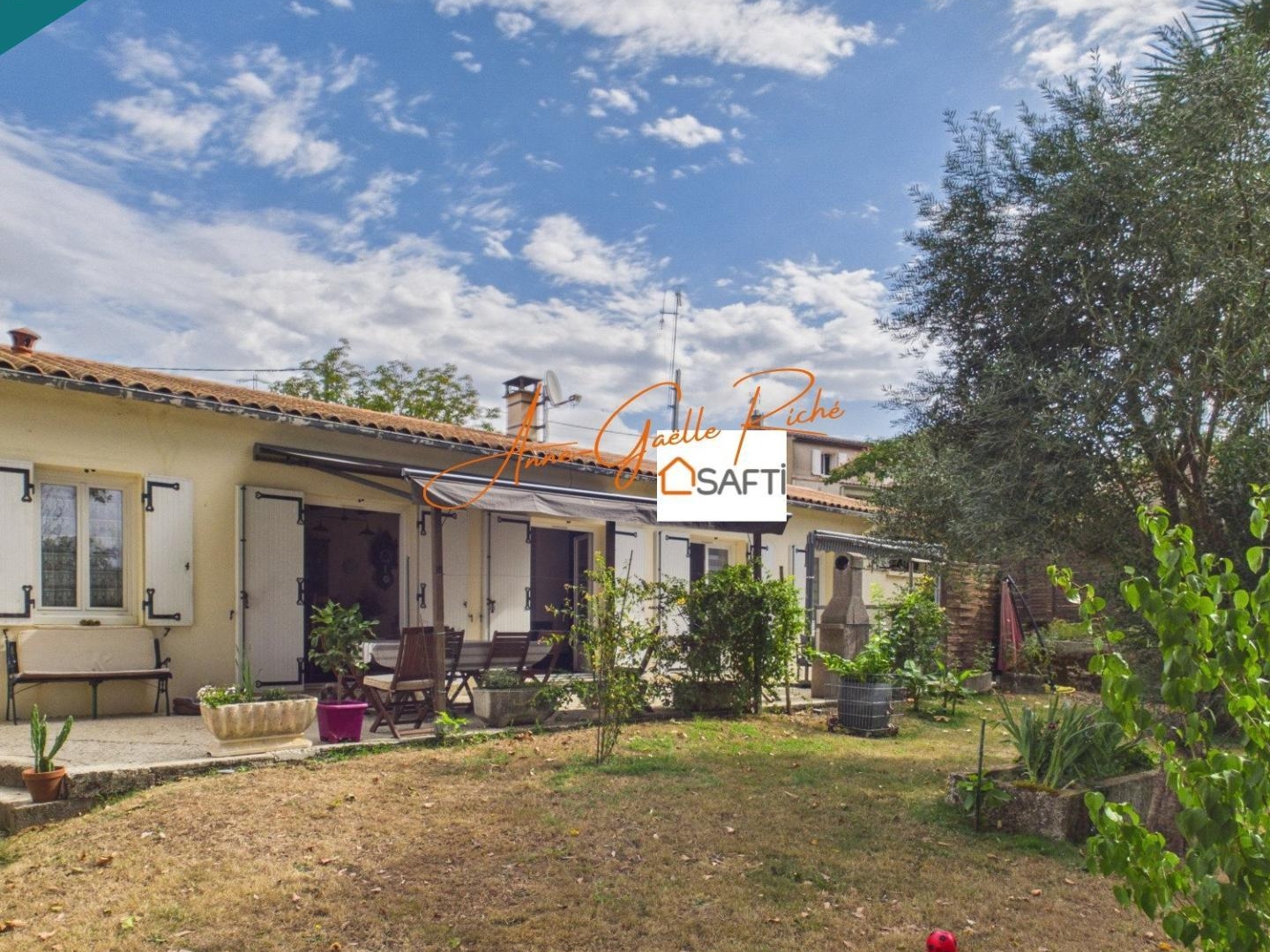 Maison 3 chambres, double garage et jardin au coeur de Saint-Porchaire