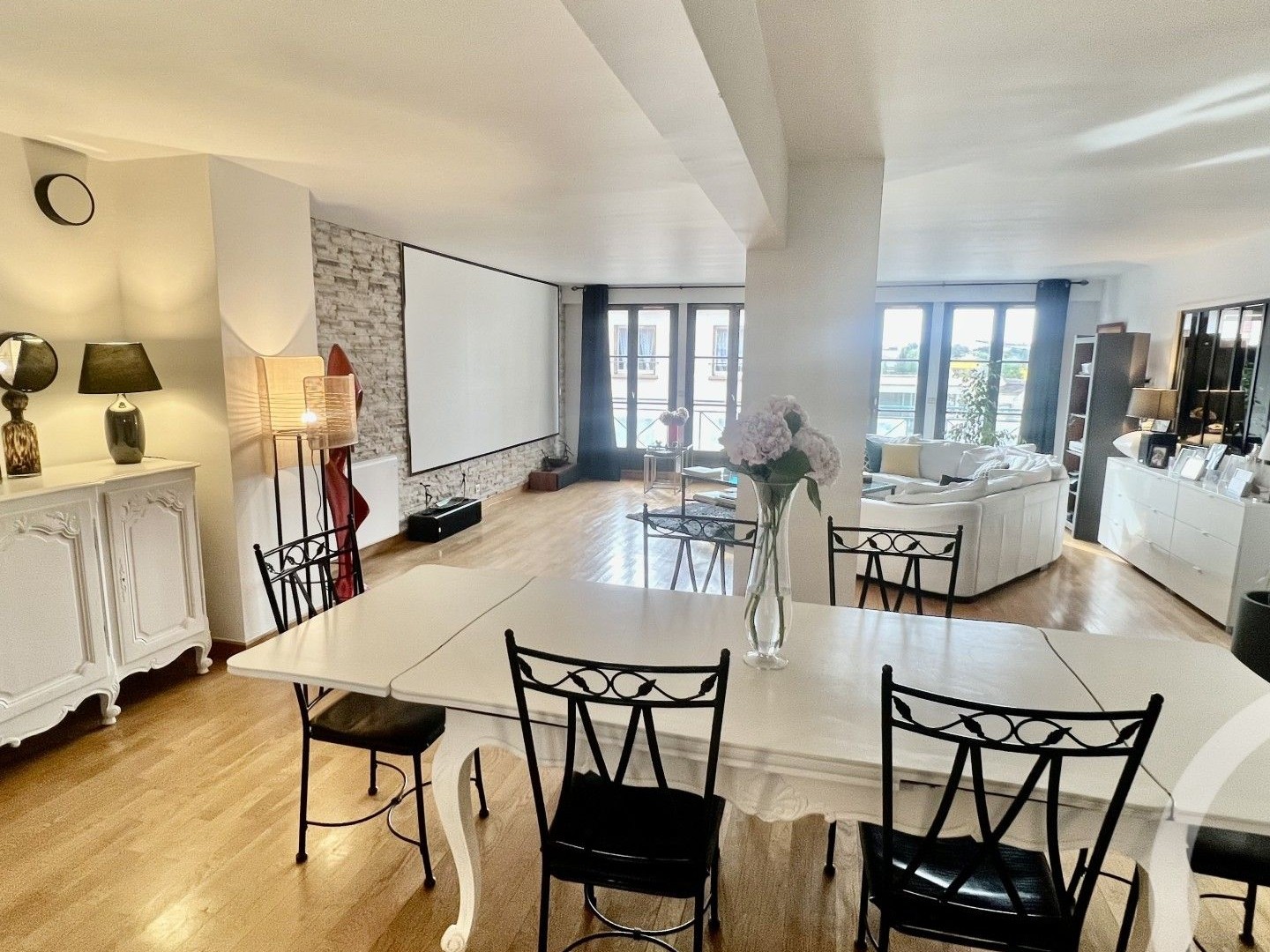 Appartement 6 pièces 181 m²