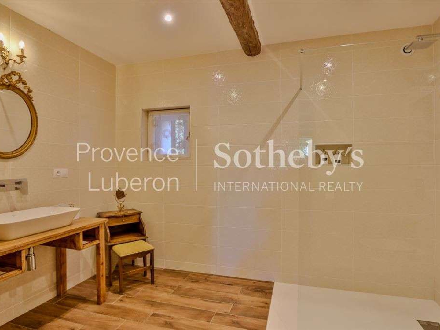 Maison 14 pièces 490 m²