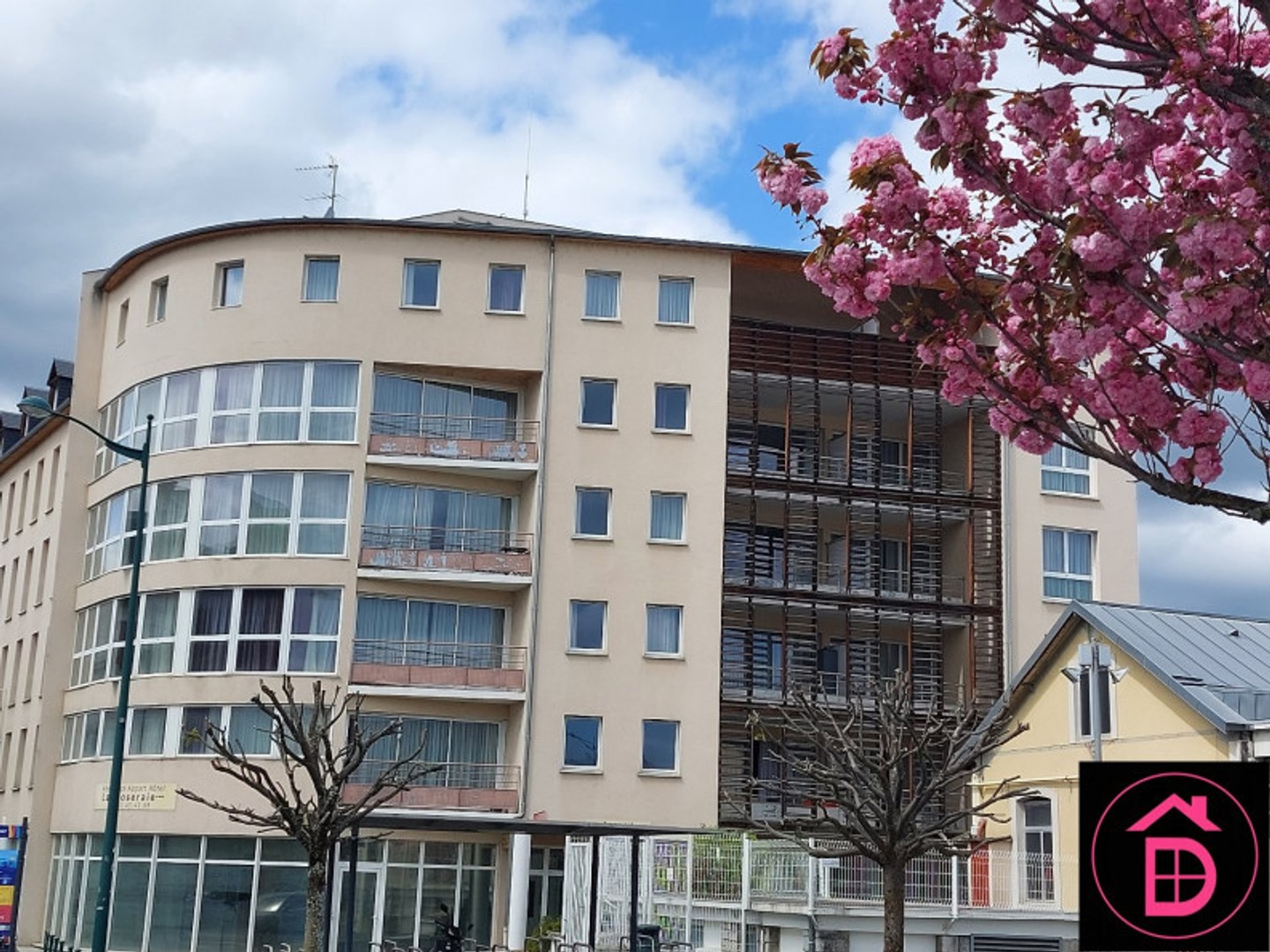 Local commercial 260 m²