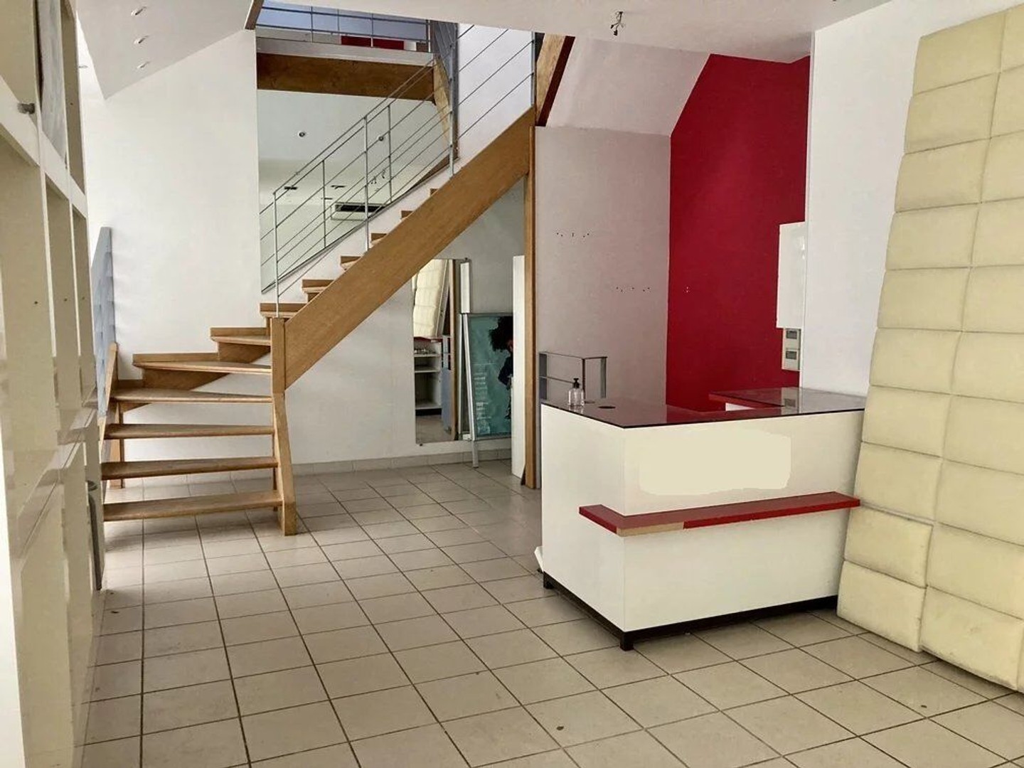 Commercial premises well located in the heart of LIMOGES!