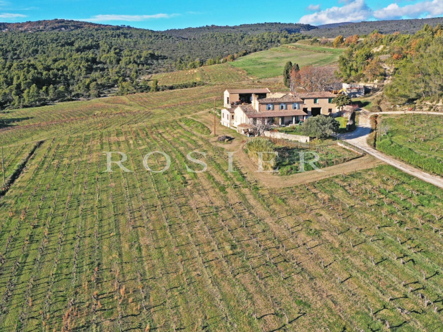 Terrain à vendre - 730000m2 - Murs (84220)