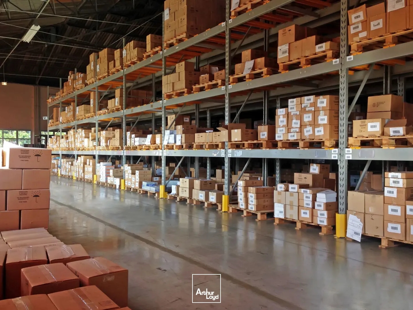 Local d activité à vendre 1400 m² Milhaud visibilité axe passant