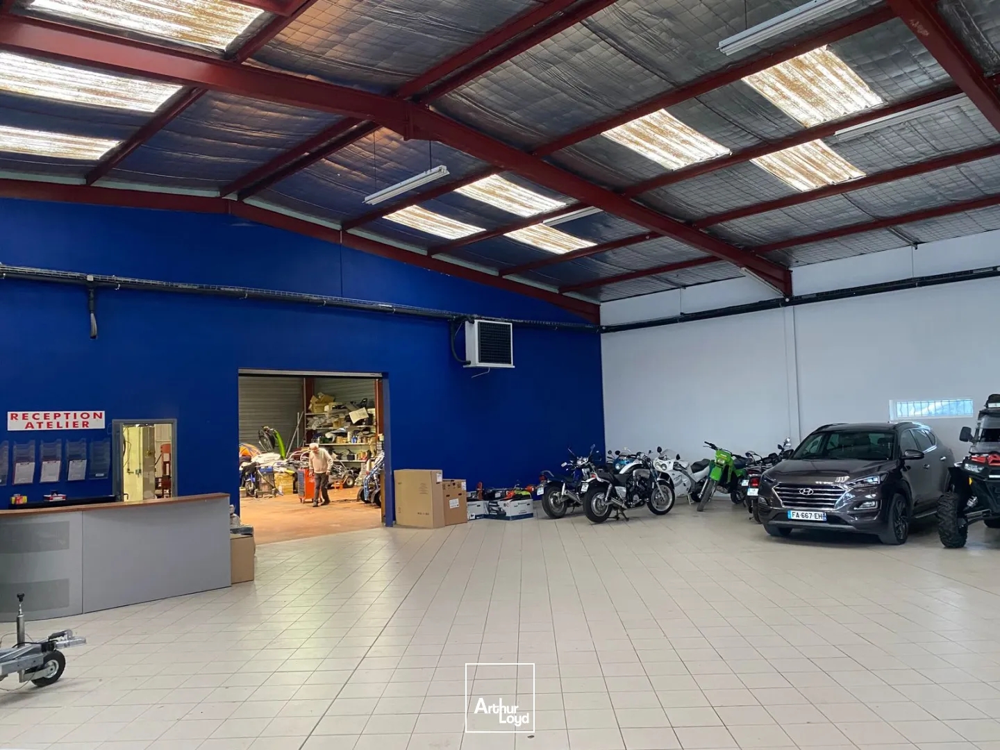 Locaux à vendre - 1400m2 - Milhaud (30540)