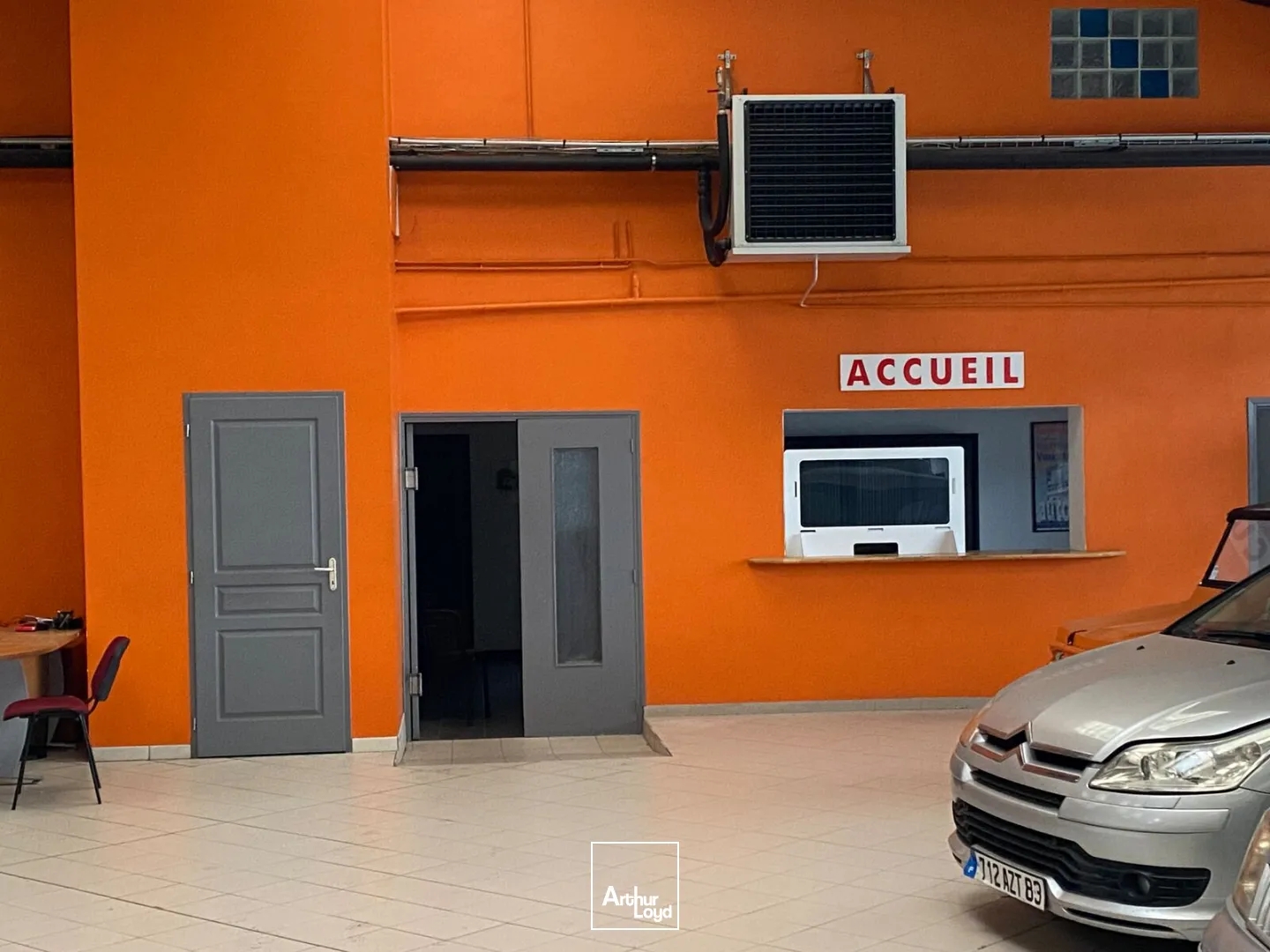 Locaux à vendre - 1400m2 - Milhaud (30540)