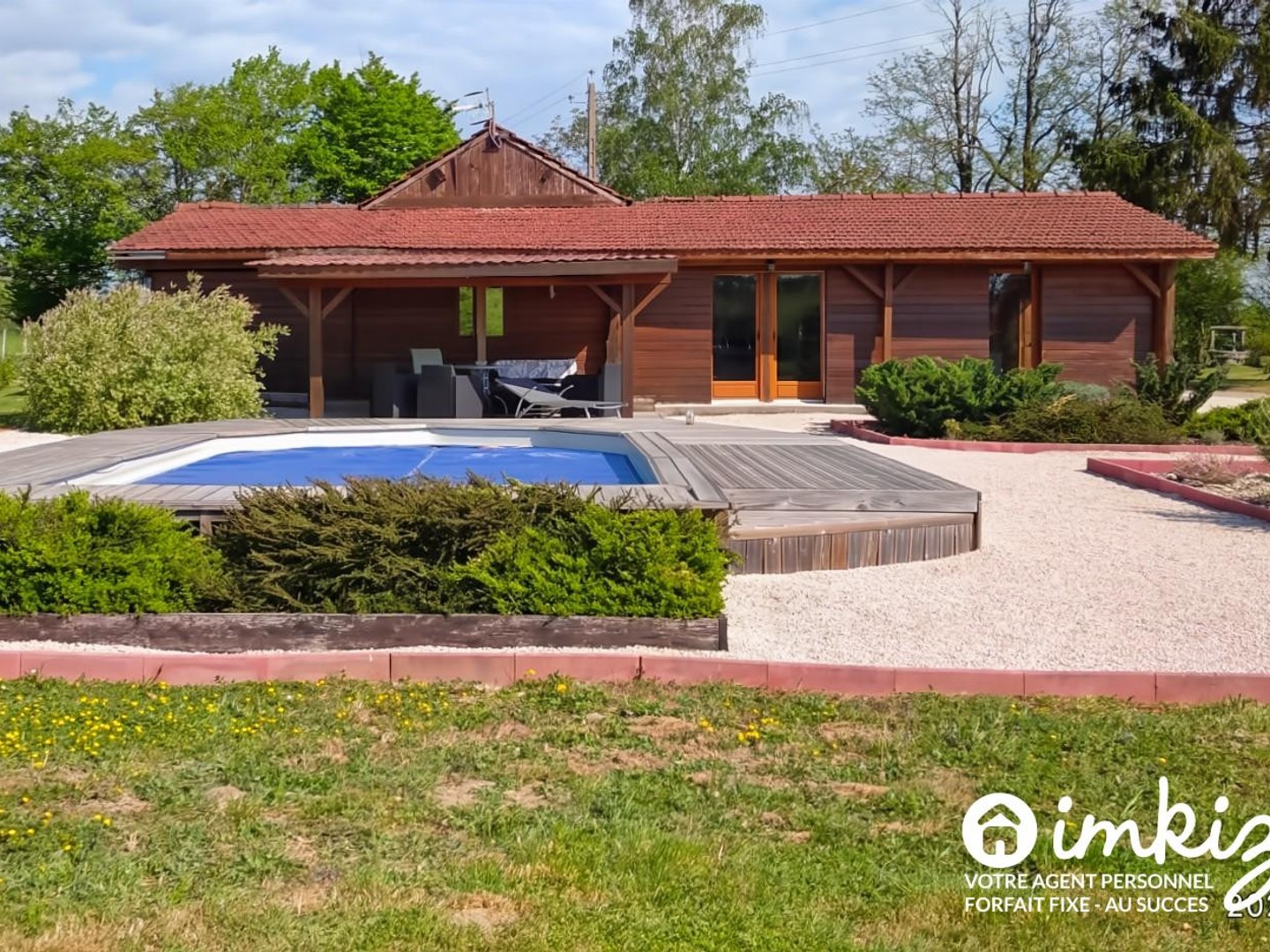 Propriété de charme avec piscine et dépendance