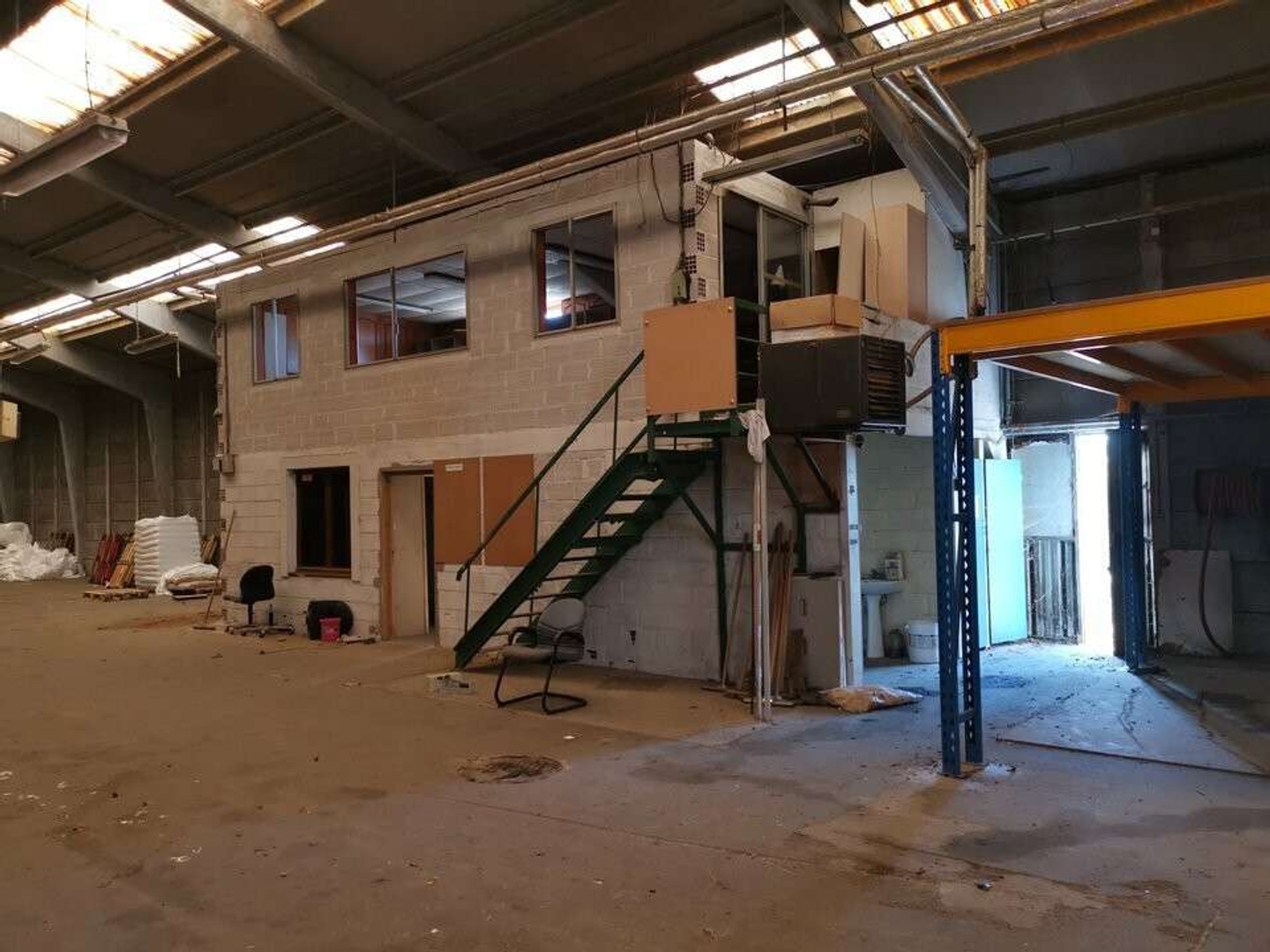 À vendre entrepôt non divisibles 2 990m² Lallaing