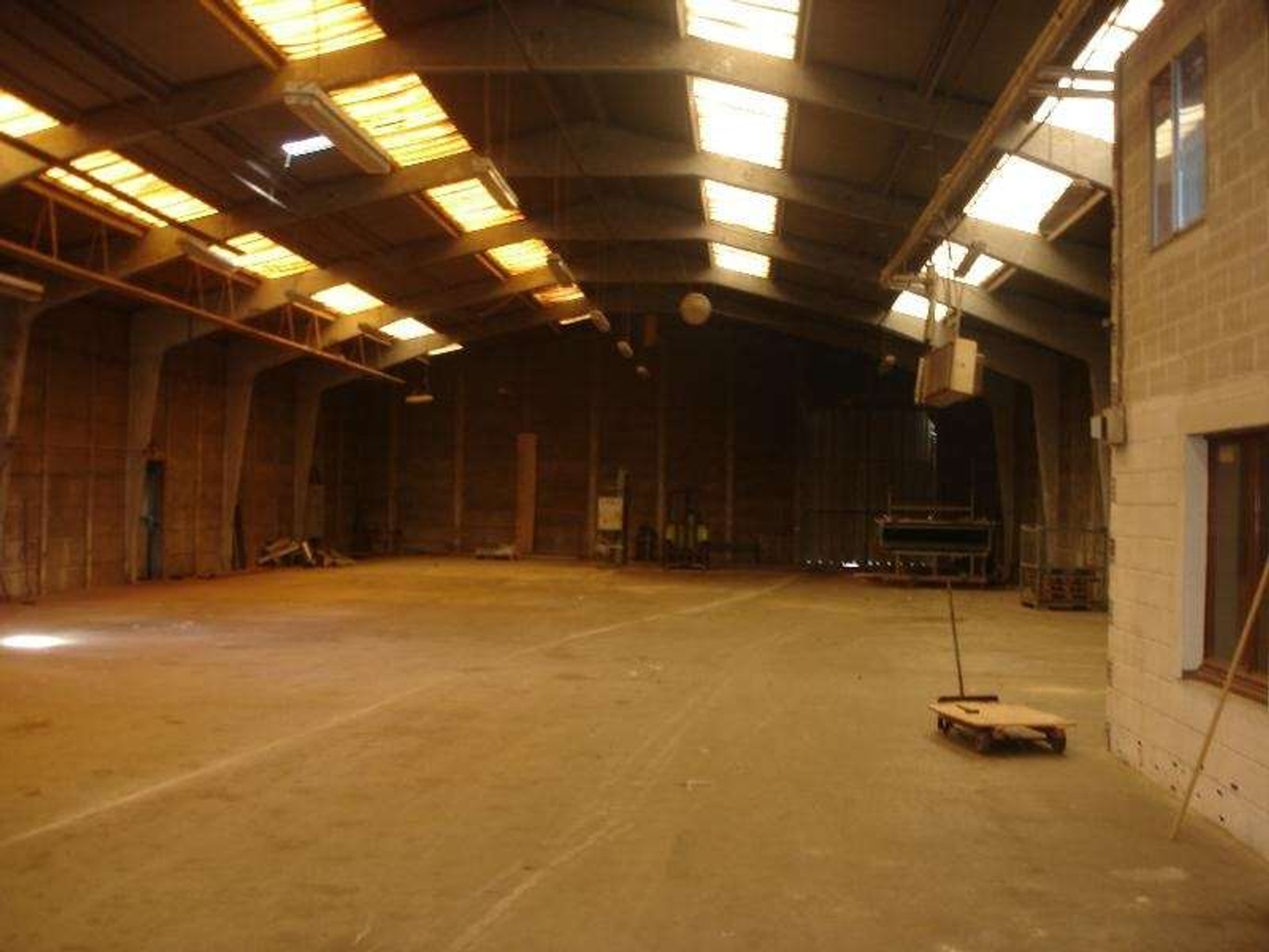 À vendre entrepôt non divisibles 2 990m² Lallaing
