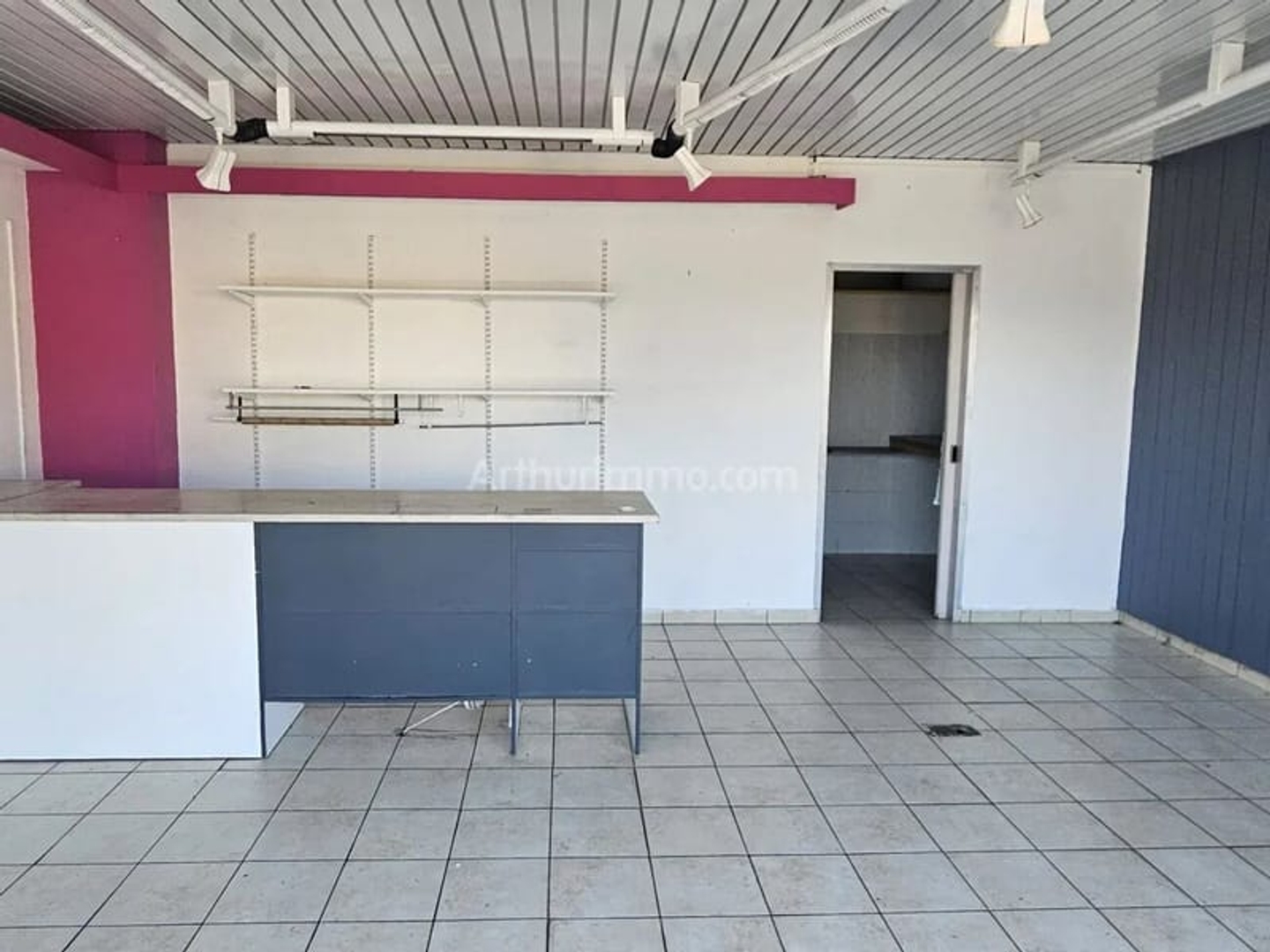 Magasin à vendre - 3 pièces - 98m2 - Troarn (14670)