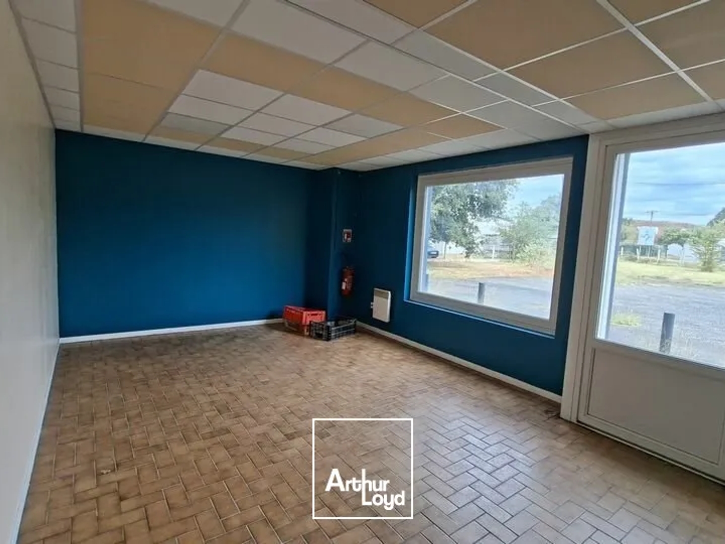 Locaux à vendre - 700m2 - Ruaudin (72230)