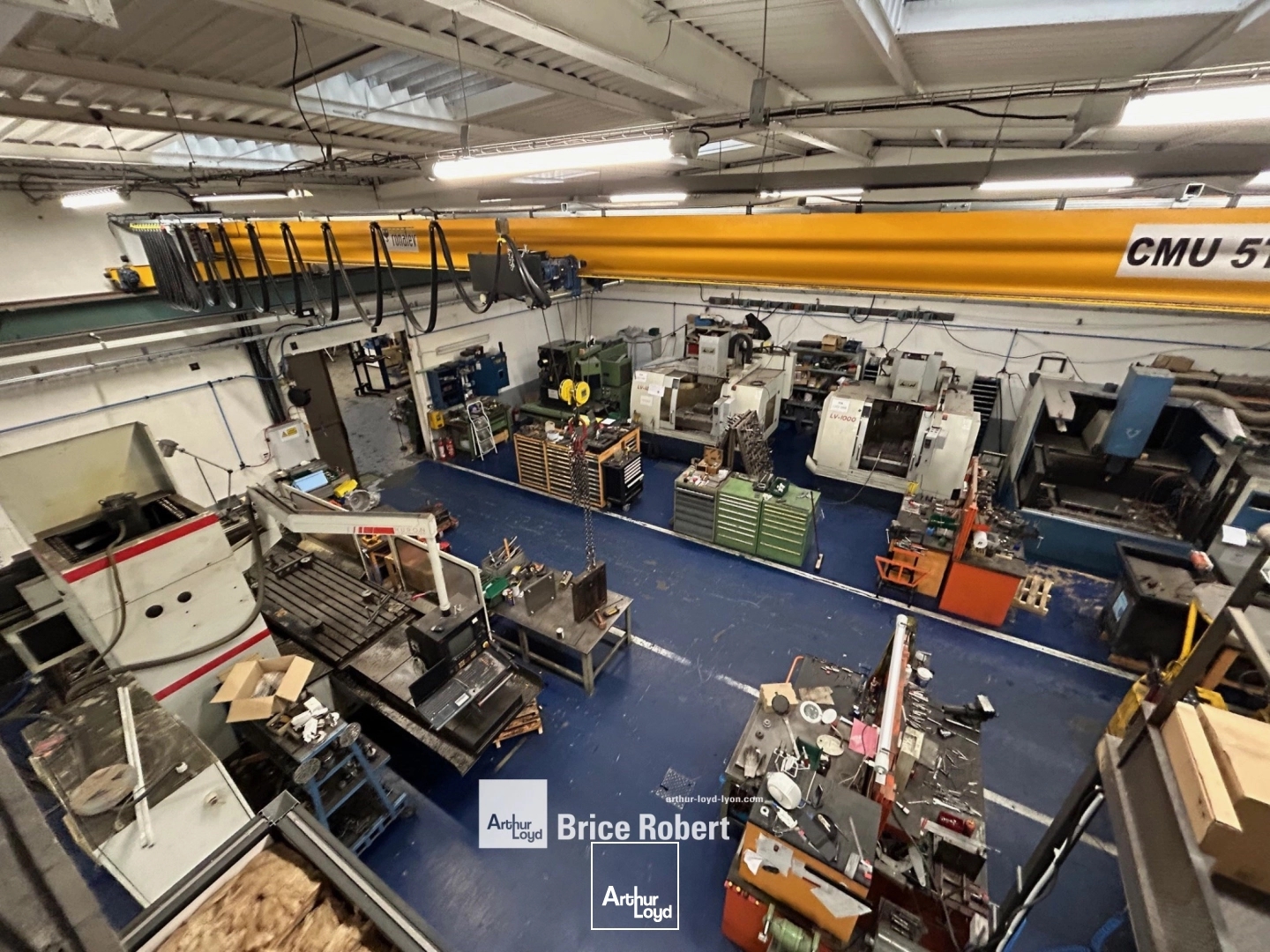 Local d'activité et bureaux climatisés de 650 m² en vente à Saint-Priest