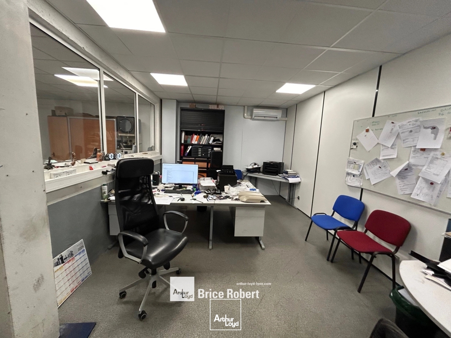 Locaux à vendre - 650m2 - Saint-Priest (69800)