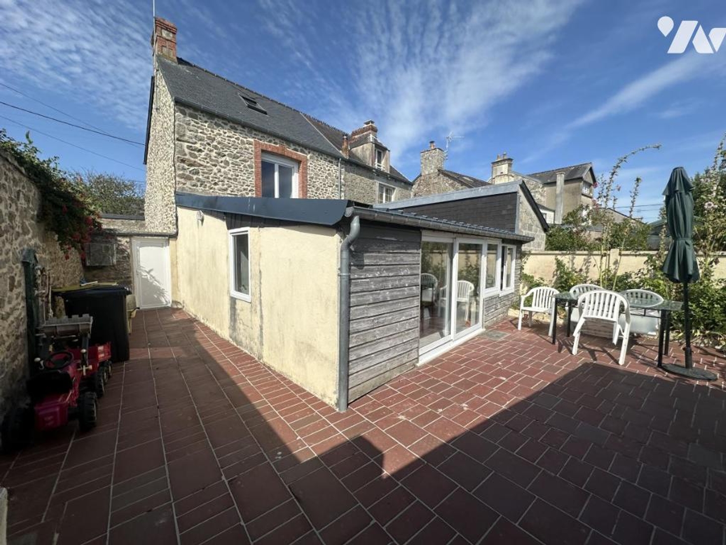 Maison à vendre - 5 pièces - 98m2 - Saint-Vaast-La-Ho... (50550)