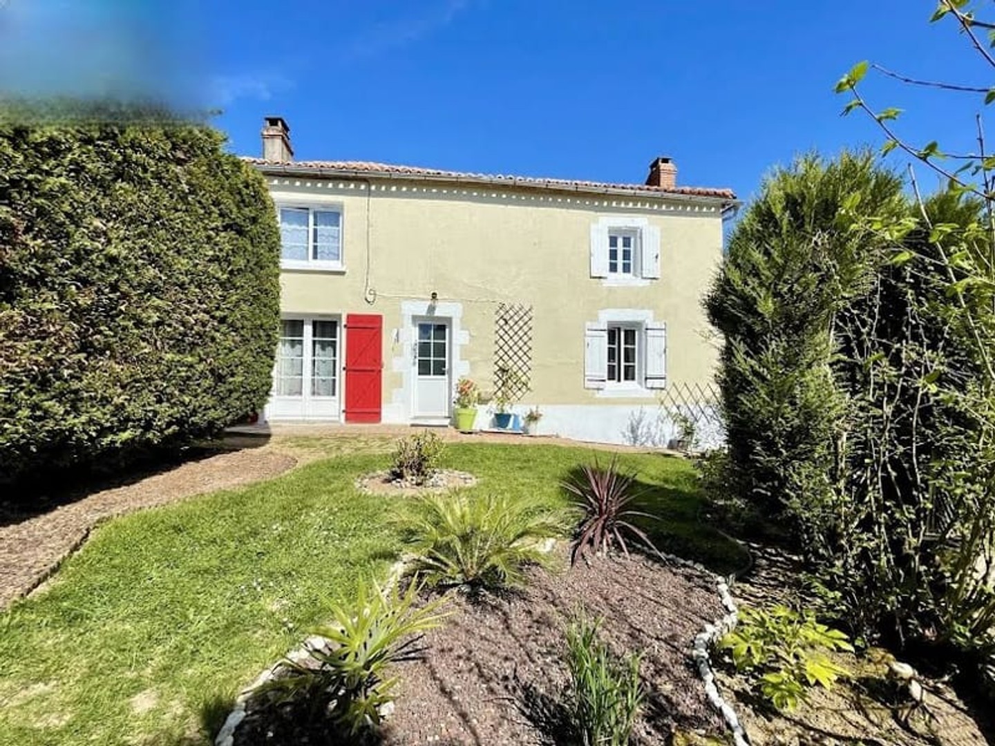 Propriété 99 m²