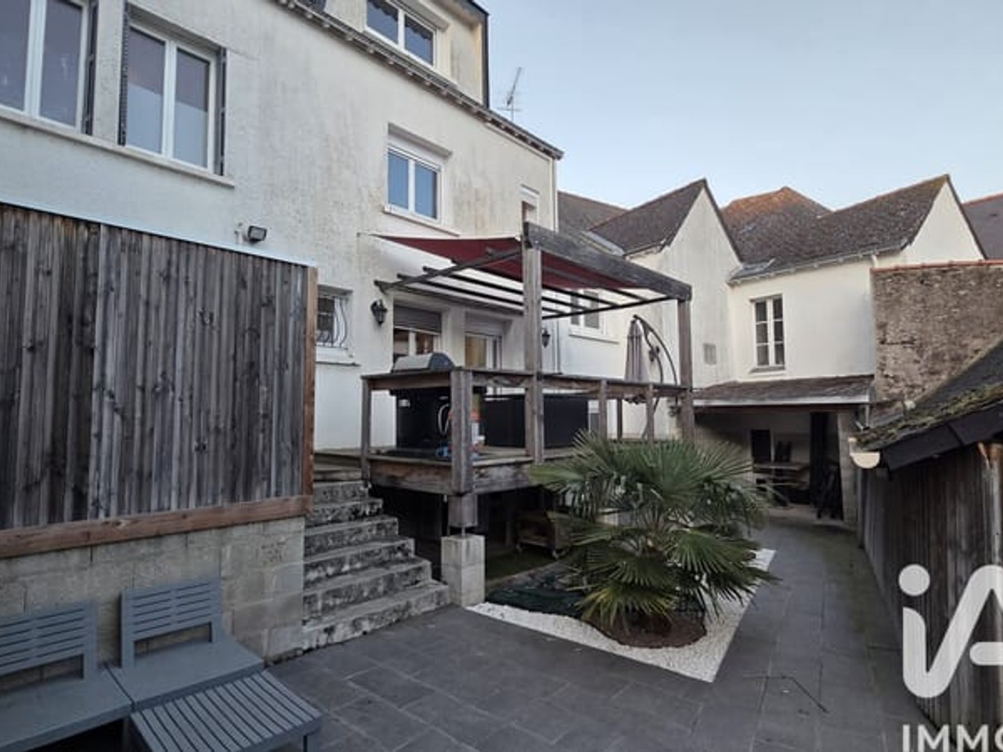Maison avec appartements 2 pièces 201 m²