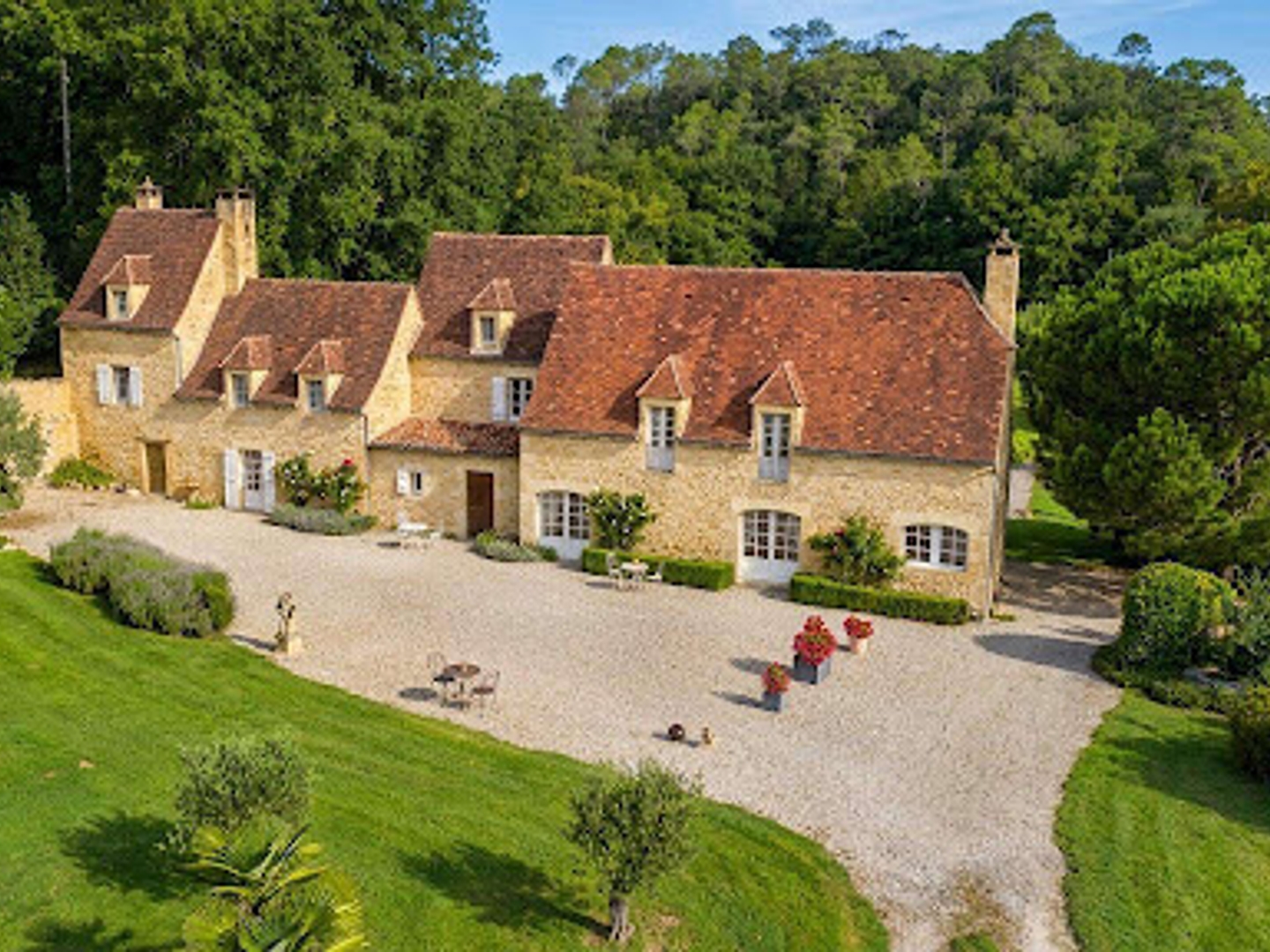 Maison 7 pièces 340 m²