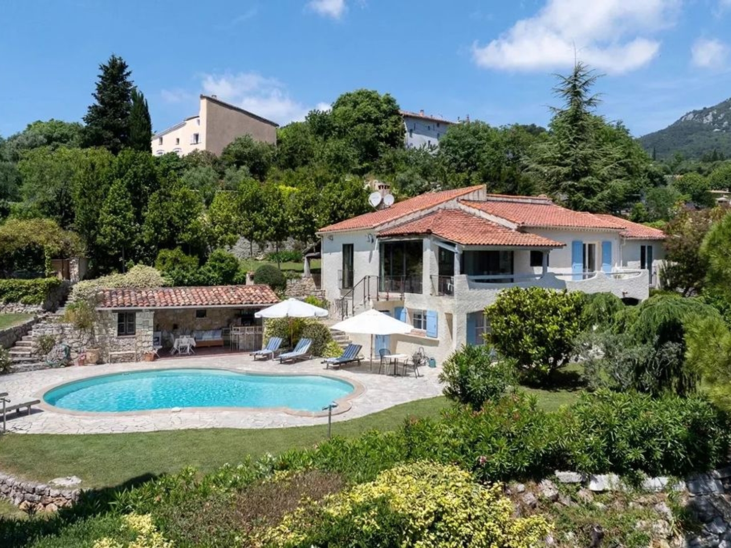 Locaux à vendre - 6 pièces - 192m2 - Bargemon (83830)
