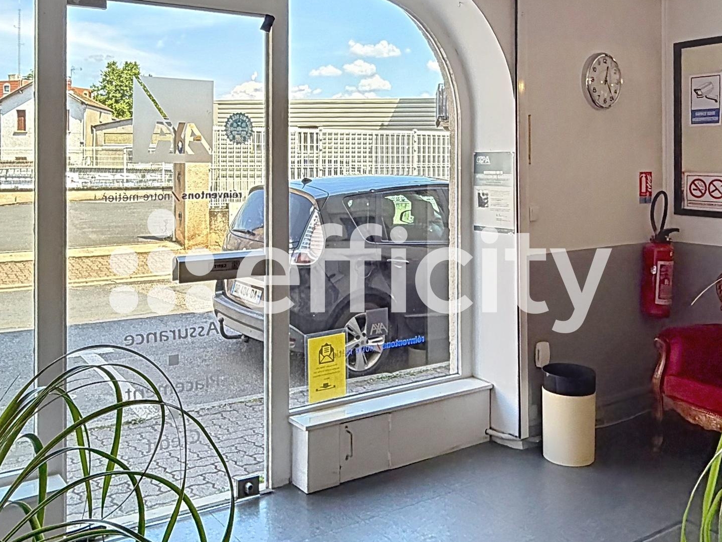 Local commercial 178 m²