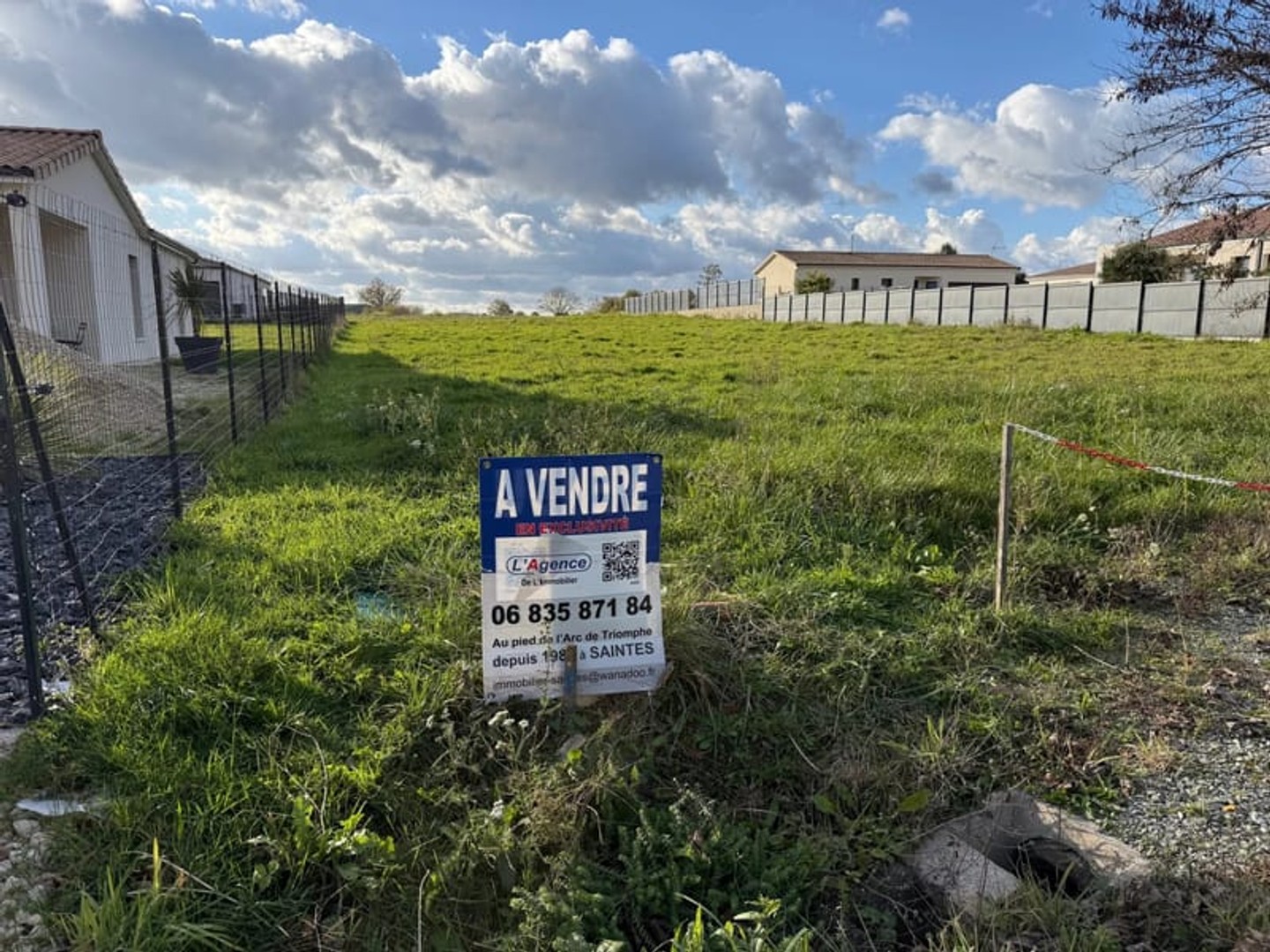 TERRAIN CONSTRUCTIBLE DE 939m²