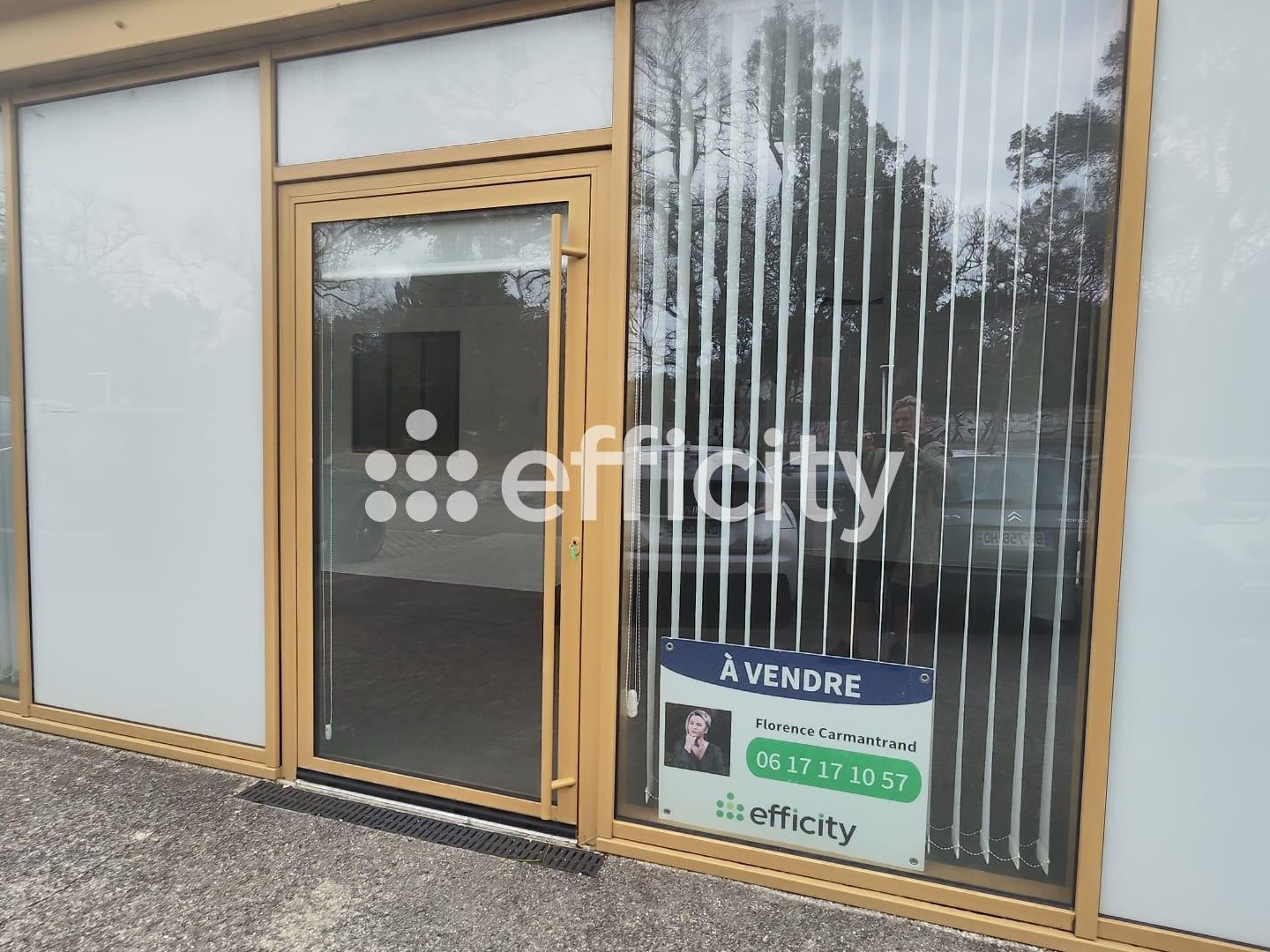 Local commercial 3 pièces 74 m²