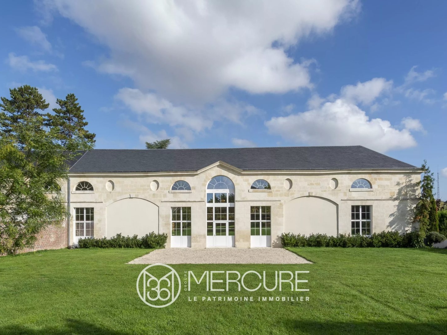 Maison à vendre - 19 pièces - 1029m2 - Noyon (60400)