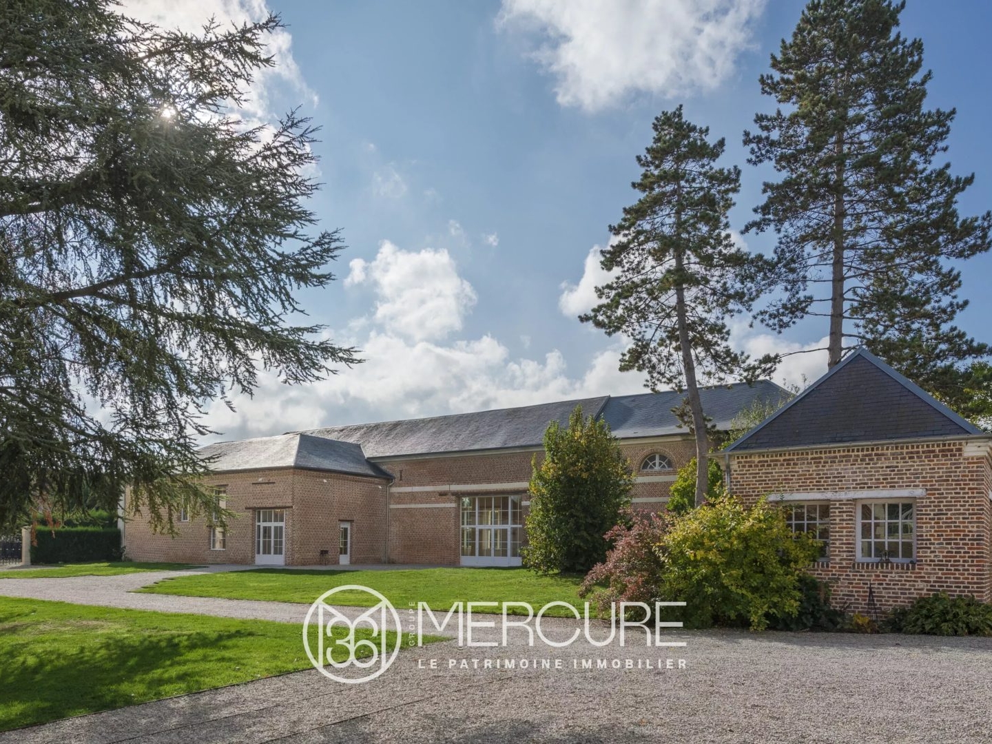 Maison à vendre - 19 pièces - 1029m2 - Noyon (60400)