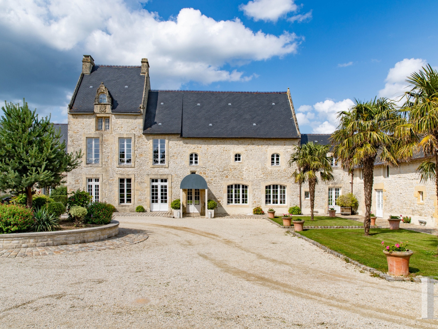 Maison à vendre - 1400m2 - Bayeux (14400)