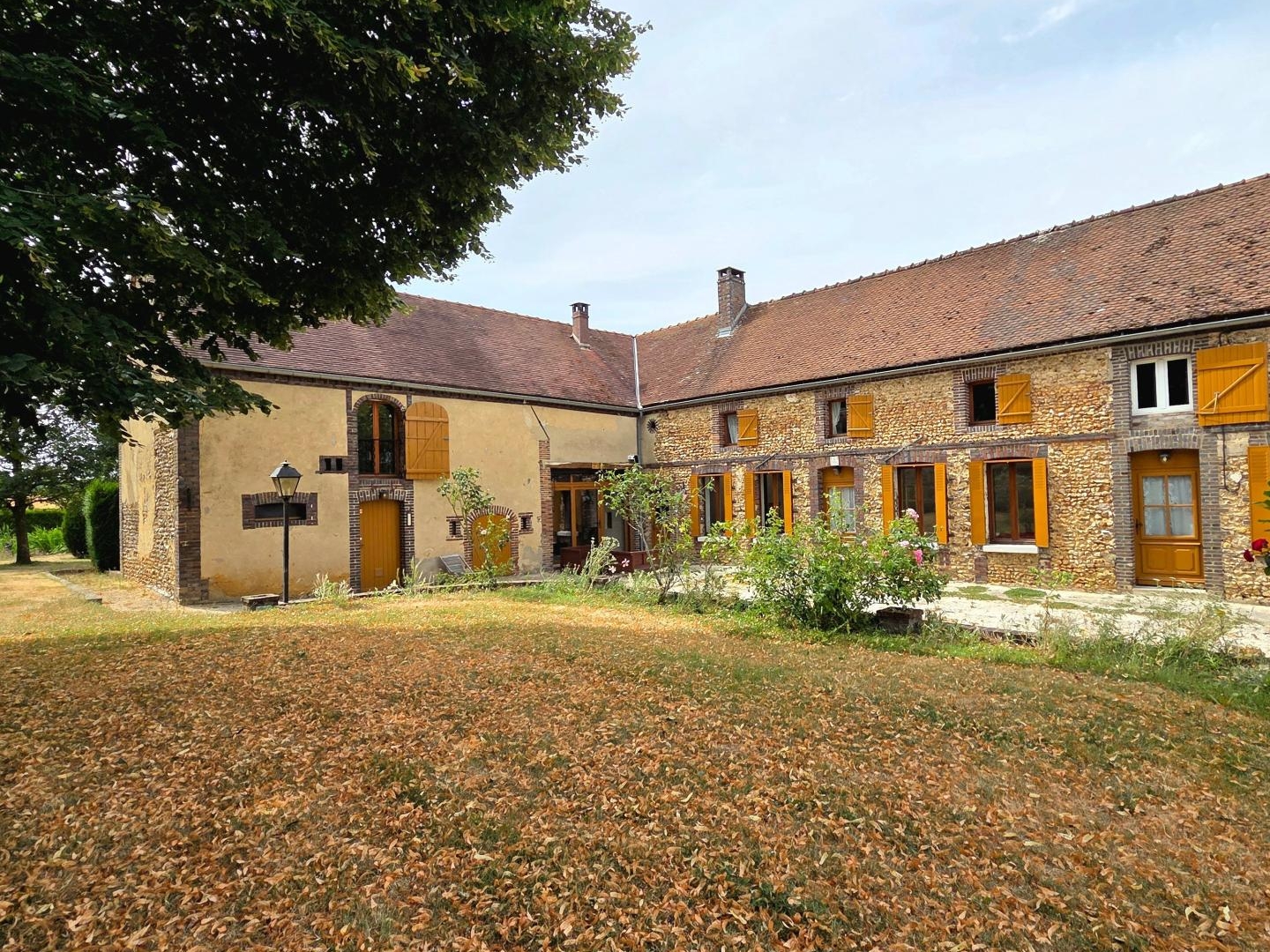 Maison de campagne en pierre avec cinq chambres