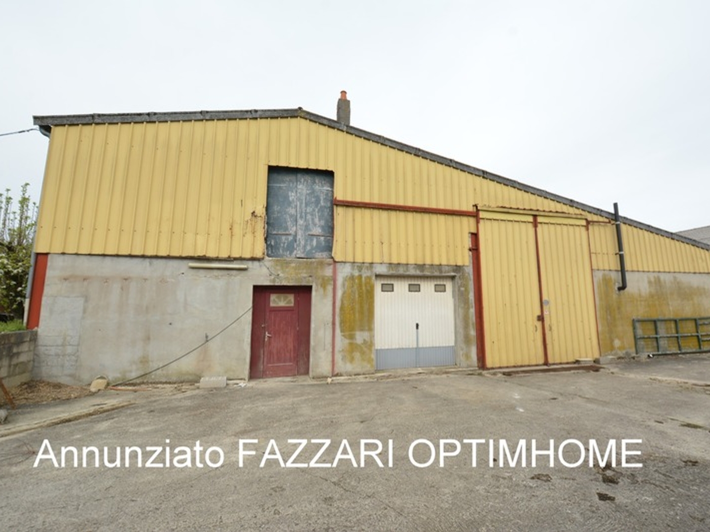 Parking / garage / box à vendre - 970m2 - Lion-Devant-Dun (55110)
