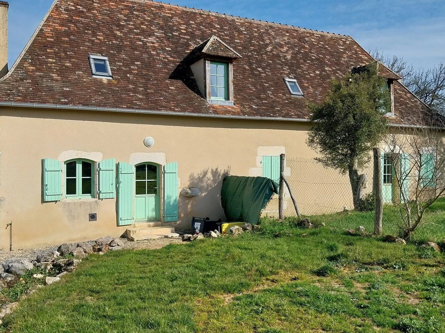 Deux maisons avec jardin à vendre proche Saint Savin 86