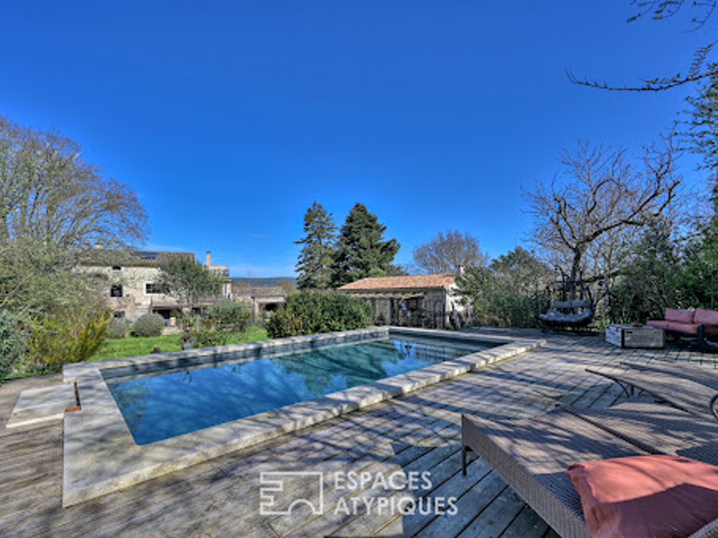 Maison à vendre - 14 pièces - 340m2 - Uzès (30700)