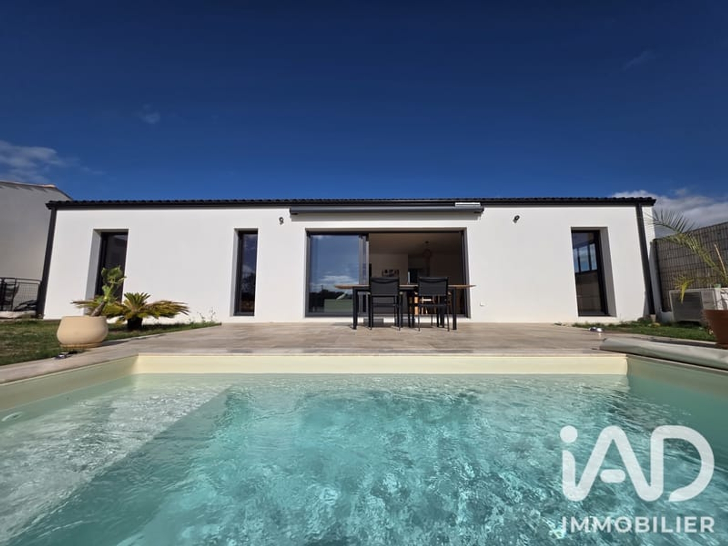 Maison à vendre - 4 pièces - 108m2 - Saint-Laurent-De-... (17450)