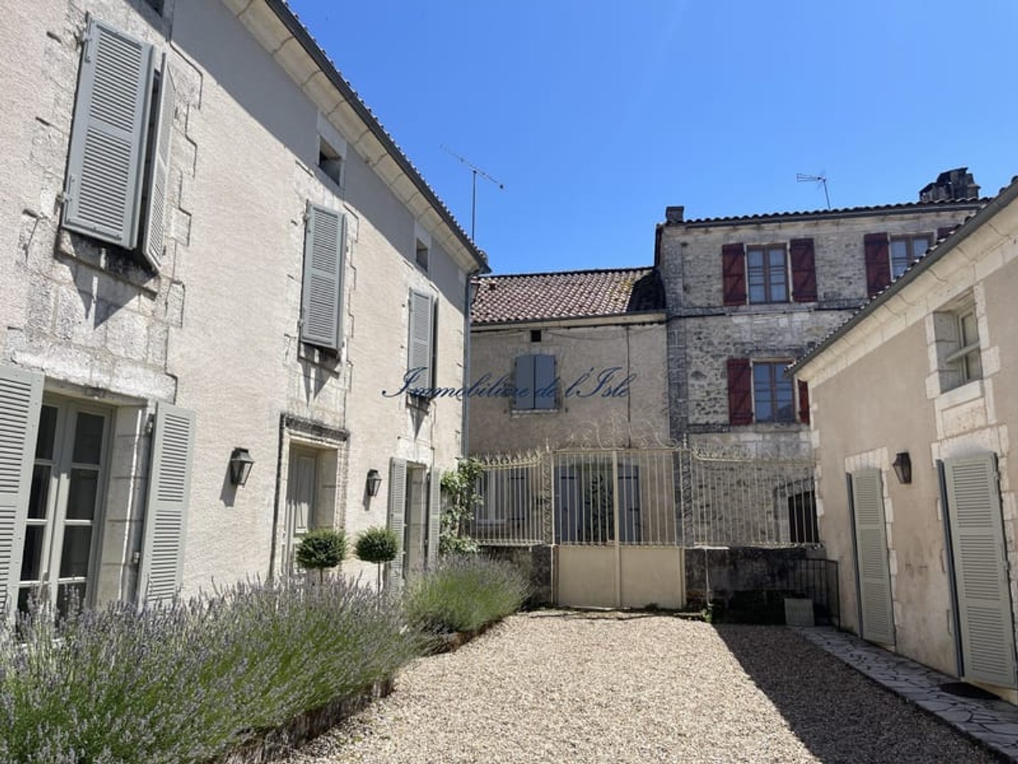 Maison 13 pièces 253 m²