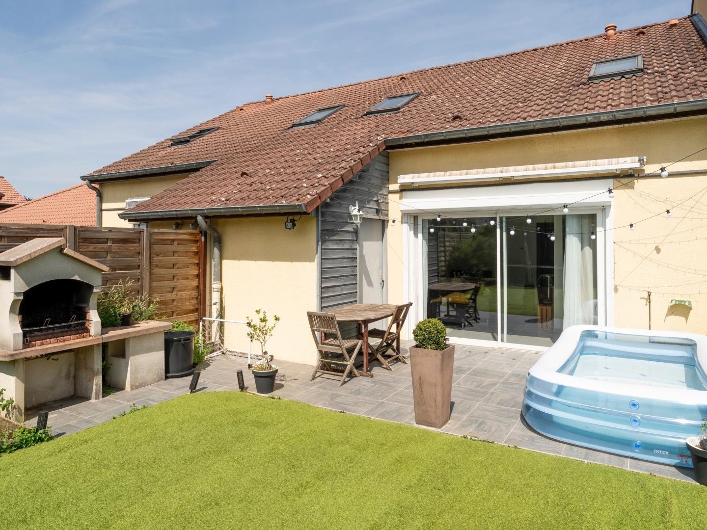Magnifique maison avec 3 chambres, garage et jardin
