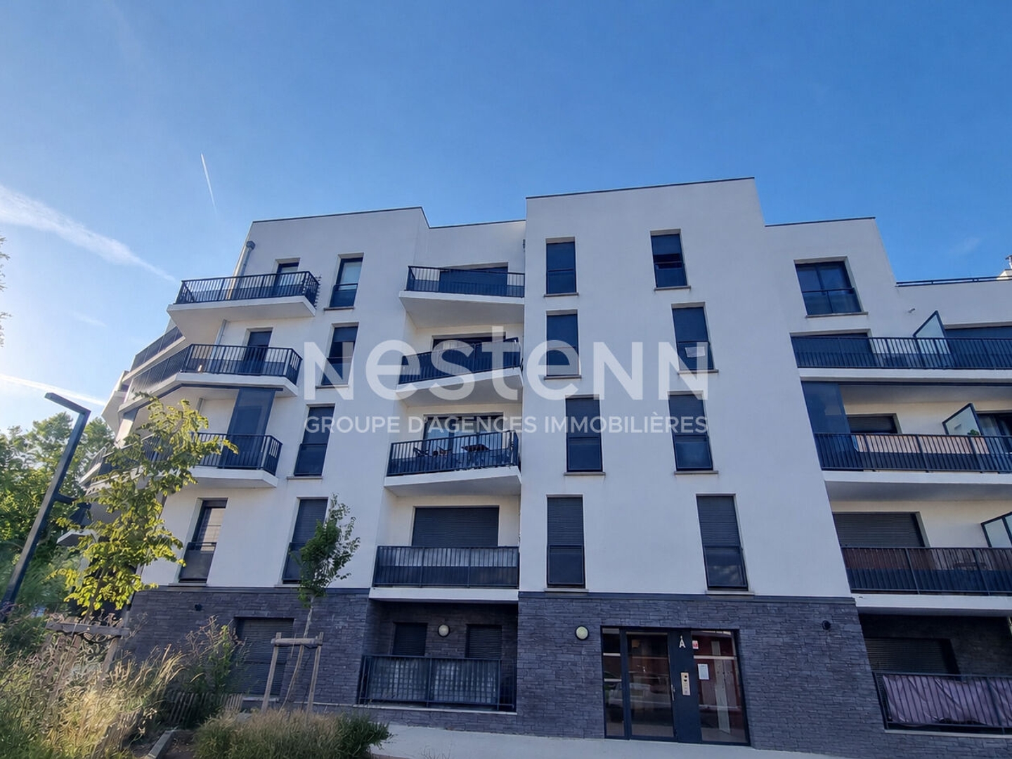 Appartement 2 pièces lumineux au dernier étage à Saint Thibault des Vignes