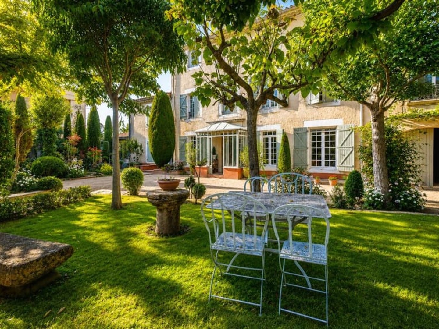 Ensemble immobilier de caractère - 488 m² - Jardin, piscine et 3 logements indépendants