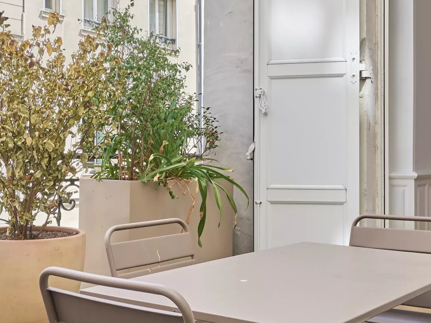 Paris VIe - Odéon. Terrasse