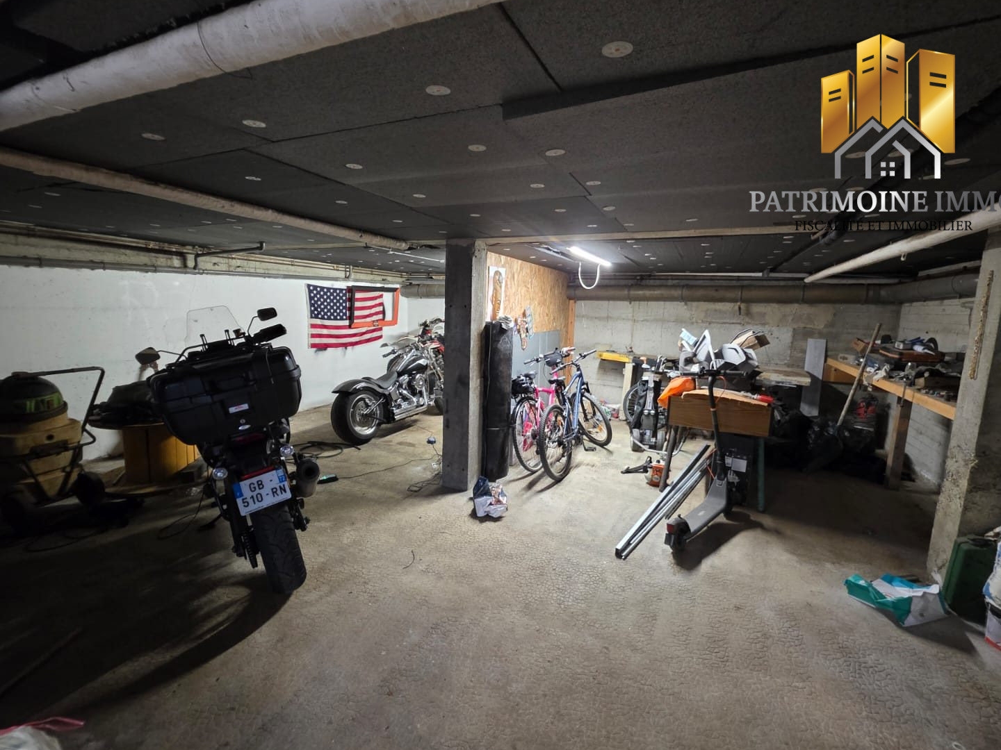 Maison à vendre de 190 m² avec 6 chambres à Écommoy.