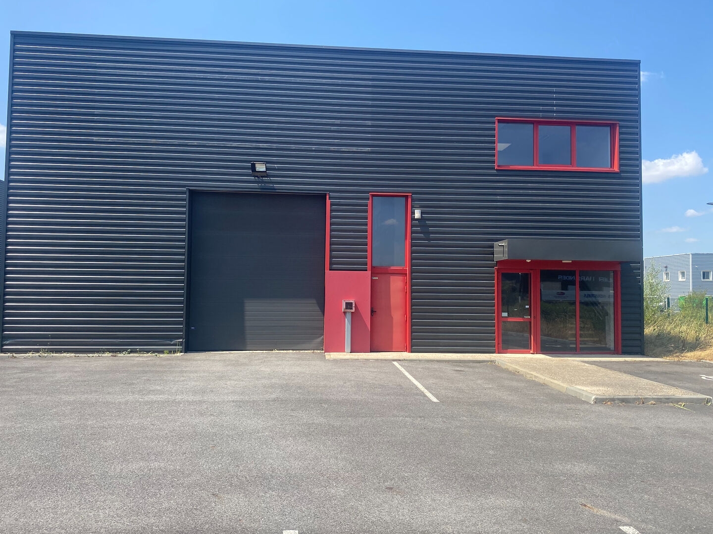 Locaux à vendre - 650m2 - Avrainville (91630)