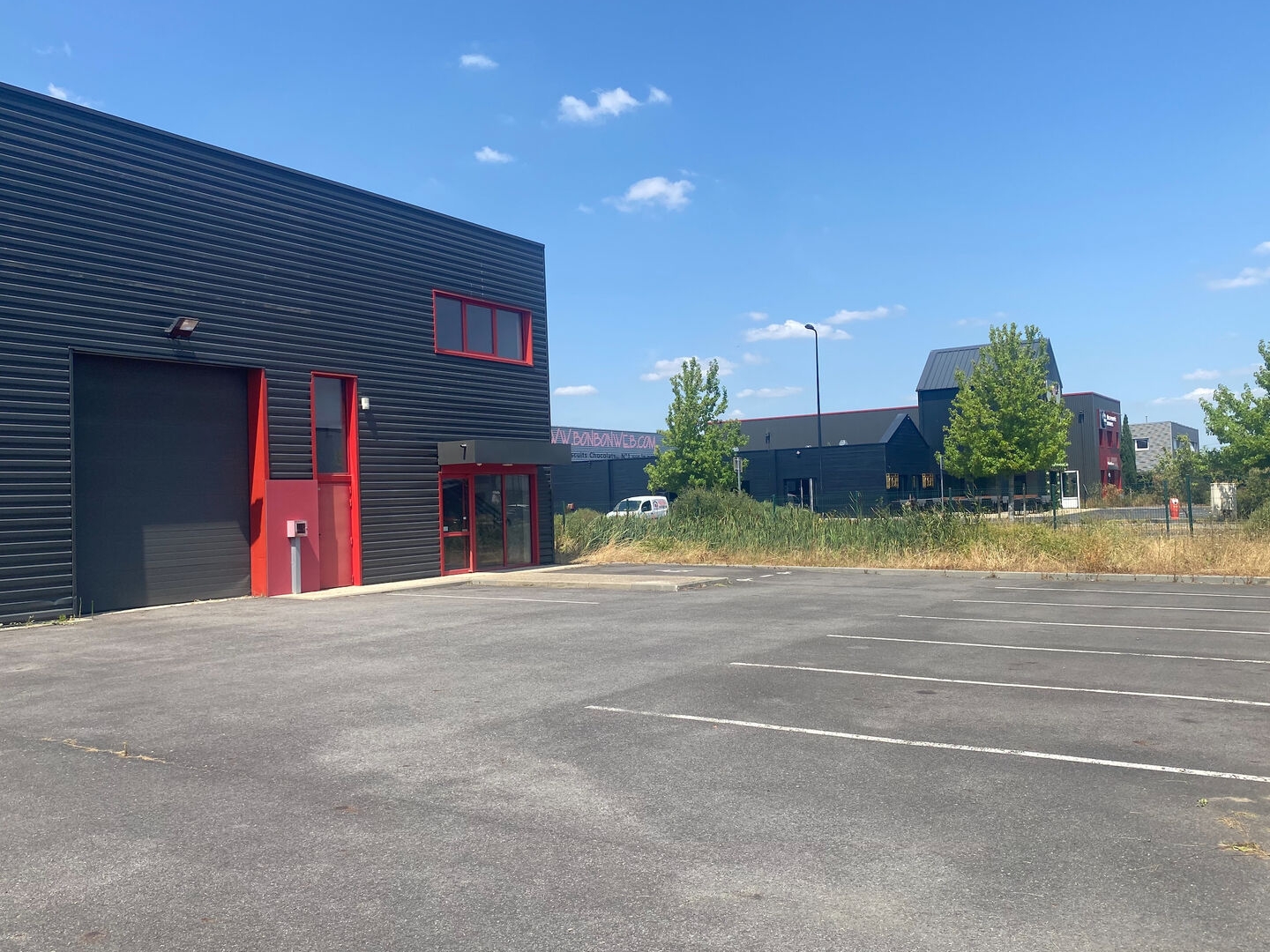 Locaux à vendre - 650m2 - Avrainville (91630)